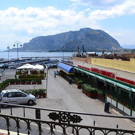 Mondello Holidays Habitación foto